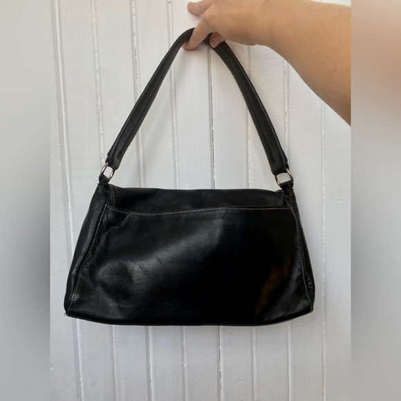 Danier genuine leather shoulder bag - Picture 2 of 5